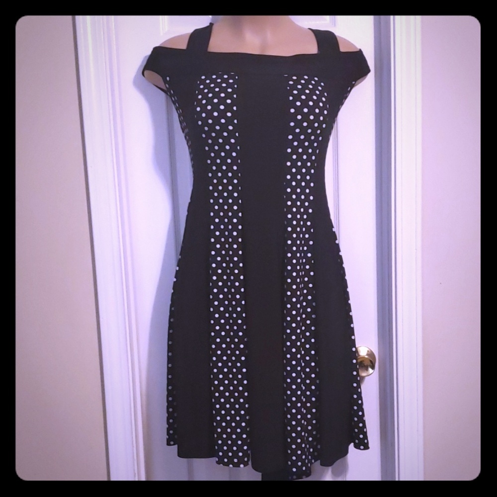 Cold shoulder.polka dot dress